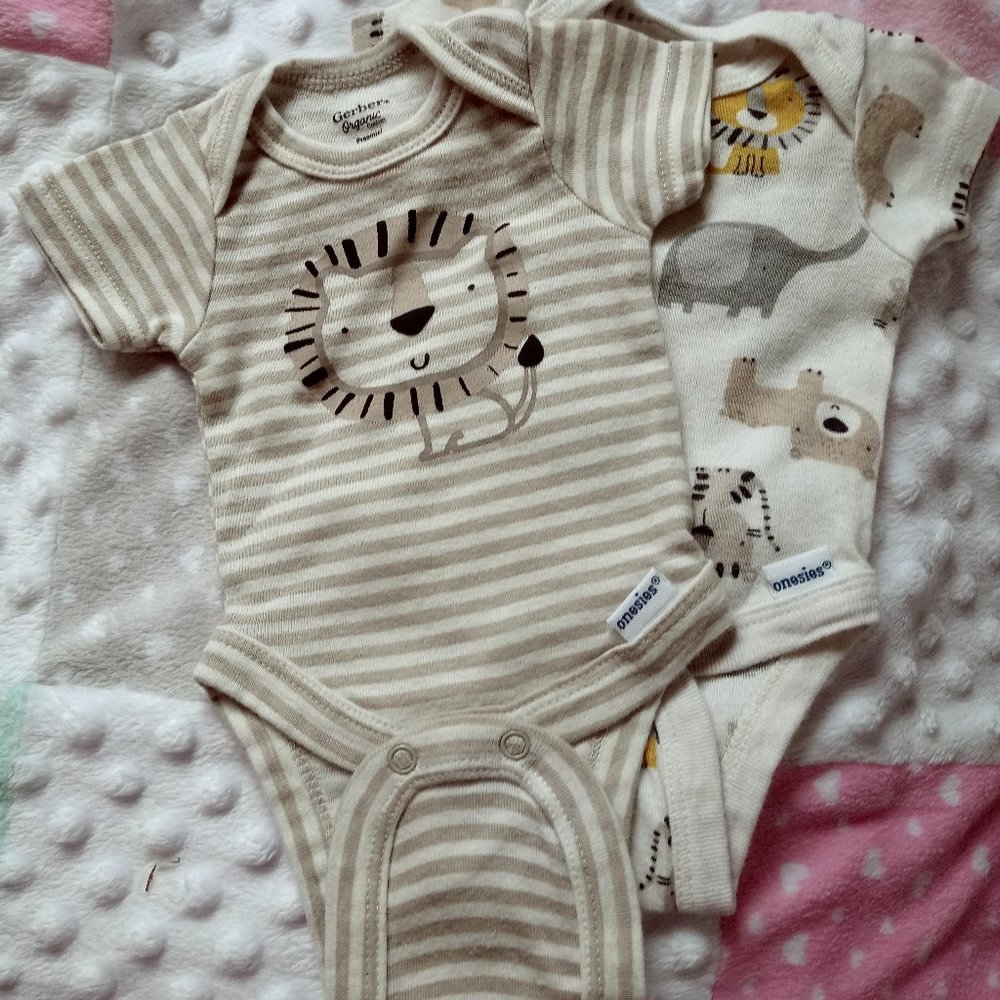 🧑‍🍼 2 for $5 grab bags-BOY'S pre-owned preemie or newborn Onesies 🎉  🤑